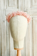 Dodatki dekoracje na komunię  wianki Wianki komunijne – lekkie, wygodne i ręcznie wykonane. Delikatne kwiaty idealnie dopełnią stylizację na Pierwszą Komunię Świętą4