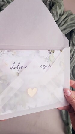 Zaproszenia ślubne Złote Glamour Poziome zaproszenia ślubne z lustrzanym sercen, Kopertowe biało zielone zaproszenie na ślub wiosenny, zaproszenia na slub cywilny peonie 1