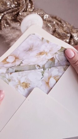 Zaproszenia ślubne Złote Glamour Poziome złote zaproszenia ślubne z lustrzanym monogramem, Kopertowe biało kremowe  zaproszenie na ślub złocone, zaproszenia na slub cywilny kwiatowe1