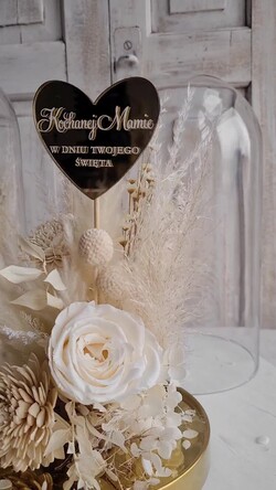  Prezenty dla Młodej Pary  flowerbox, kartki z życzeniami, pudełka na prezenty prezenty z okazji ślubu dla Pary Młodej, kwiaty w szklanej kopule, kompozycja kwiatowa w szklanej kopule, fiolka na pieniądze dla młodej pary, suszone kwiaty w szkle1