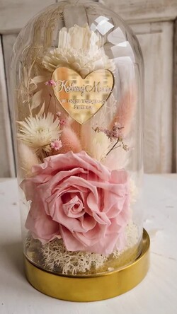 Prezenty dla Mamy kwiaty flowerboxy pomysł na prezent dla Mamy na urodziny kwiaty w szklanej kopule, prezent na dzień Mamy suszone kwiaty w szkle, szklana kopuła z wieczną różą1