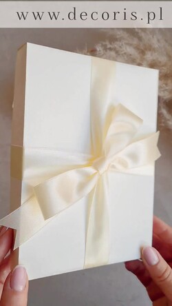 Panna Młoda  podwiązki ślubne podwiązka dla Panny Młodej, podwiązka ślubna z inicjałami, niebieska podwiązka ślubna, elegancka i subtelna podwiązka dla Panny Młodej z inicjałami1