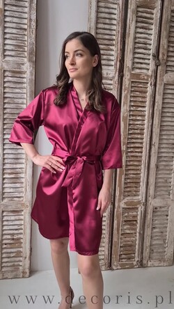 Prezenty dla świadków szlafrok dla świadkowej prezent dla świadkowej satynowy szlafrok z napisem, szlafrok dla świadkowej, druhny, bordowy satynowy szlafrok na sesję zdjęciową 1