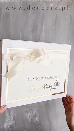 Prezenty dla Panny Młodej  Zestawy ze Szlafrokiem prezent dla Panny Młodej , pomysł na prezent od świadkowej szlafrok z napisami, Box prezentowy dla Panny Młodej ze szlafrokiem, zestaw prezentowy dla Panny Młodej 1