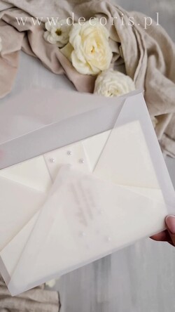 Zaproszenia ślubne z perełkami / tłoczeniem złocone zaproszenia ślubne z perełkami, eleganckie zaproszenie na ślub z perełkami i kalką, kalkowa obwoluta z perłami złocone zaproszenia ślubne1