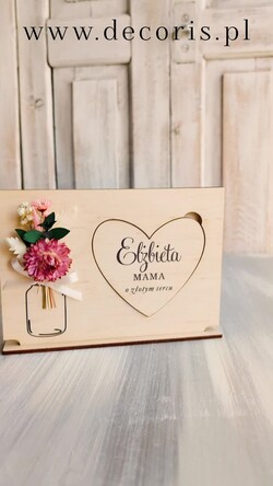 Prezenty dla Mamy kwiaty flowerboxy drewniana tabliczka z życzeniami na dzień Mamy prezent dla Mamy z okazji dnia Matki, kwiaty prezent dla mamy, kompozycja z suszonych kwiatów pomysł na prezent dla mamy1